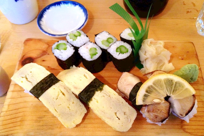 photo of a vegetarian sushi plate from Toraya, Arlington, MA