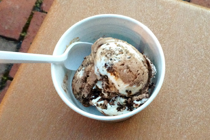 photo of marble crunch (mush cake) ice cream from Ariel's, Quincy (Marina Bay), MA