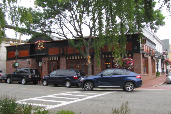 photo of Black Horse Tavern, Winchester, MA