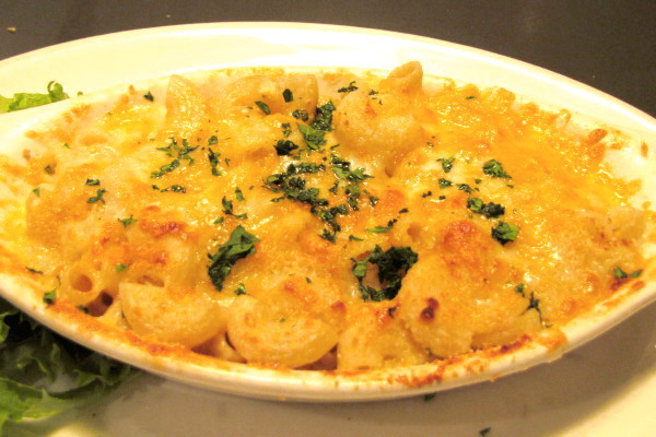 photo of macaroni and cheese from Cast Iron Kitchen, Maynard, MA