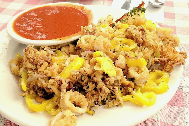 photo of calamari with banana peppers from Commons Lunch, Little Compton, RI