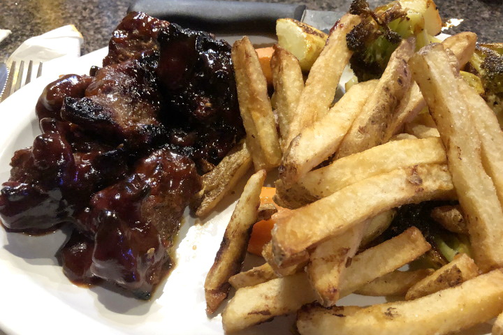 photo of steak tips from Costello's Tavern, Jamaica Plain, MA