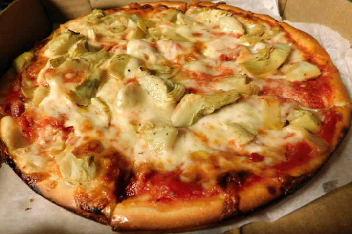 photo of artichoke pizza from Country Pizza, Lincoln, MA