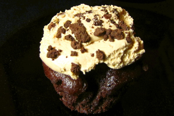photo of mocha crumble cupcake from Crema Cafe, Cambridge, MA