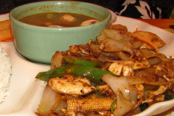 photo of drunken noodle from Dok Bua, Brookline, MA