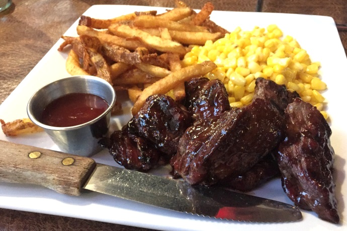 photo of steak tips from 8/10 Bar and Grille, Everett, MA