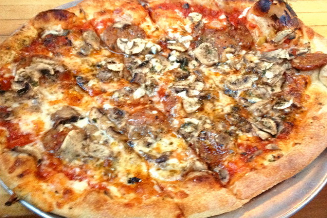 photo of mushroom and pepperoni pizza from Flatbread Company, Somerville, MA