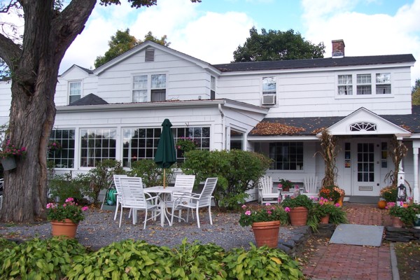 photo of the Foxfire Inn, Stowe, VT