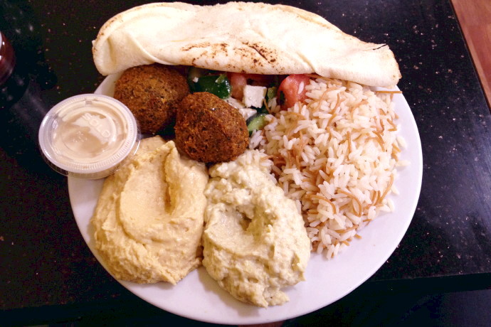 photo of a veggie plate from Garlic 'n Lemons, Allston, MA