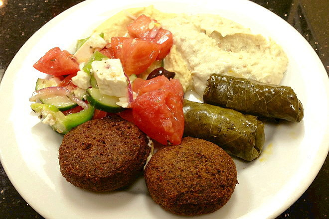 photo of vegetarian plate from Garlic 'n Lemons, Allston, MA