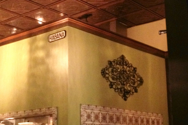photo of Gustazo Cuban Cafe, Belmont, MA