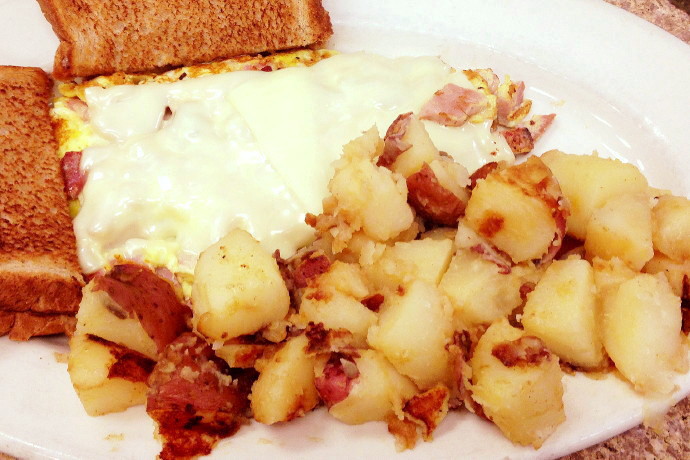 photo of ham and egg scrambler from McKay's Breakfast and Lunch, Quincy, MA (from hiddenboston.com)