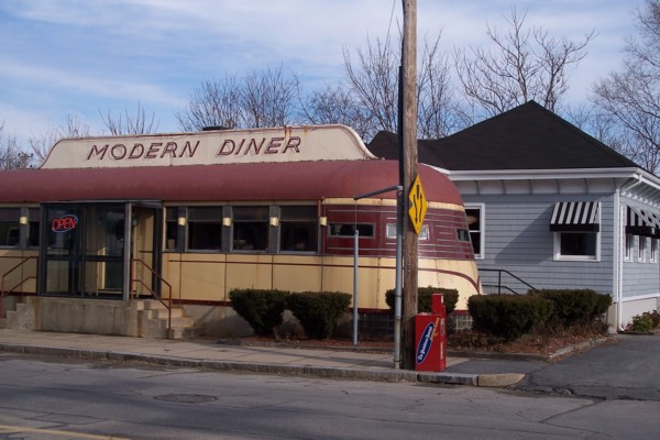 photo of the Modern Diner, Pawtucket, RI