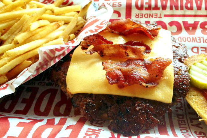 photo of a bacon cheeseburger from Smashburger, Natick, MA