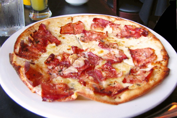 photo of pizza from Stellina, Watertown, MA