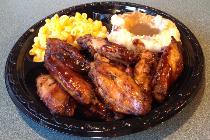 photo of wings from Tennessee's, Braintree, MA