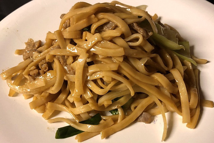 photo of shanghai-style stir-fried noodles from Wang's Fast Food, Somerville, MA