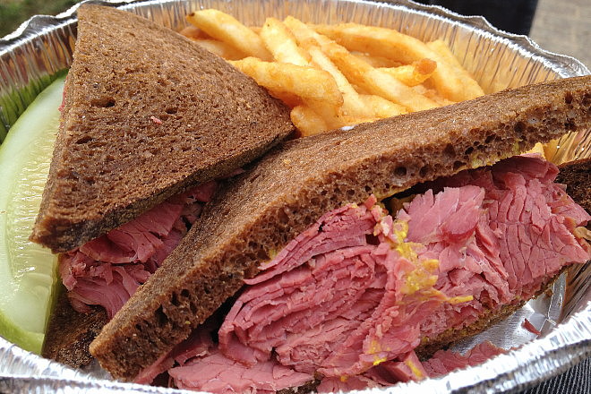 photo of corned beef sandwich from Zaftigs, Brookline, MA